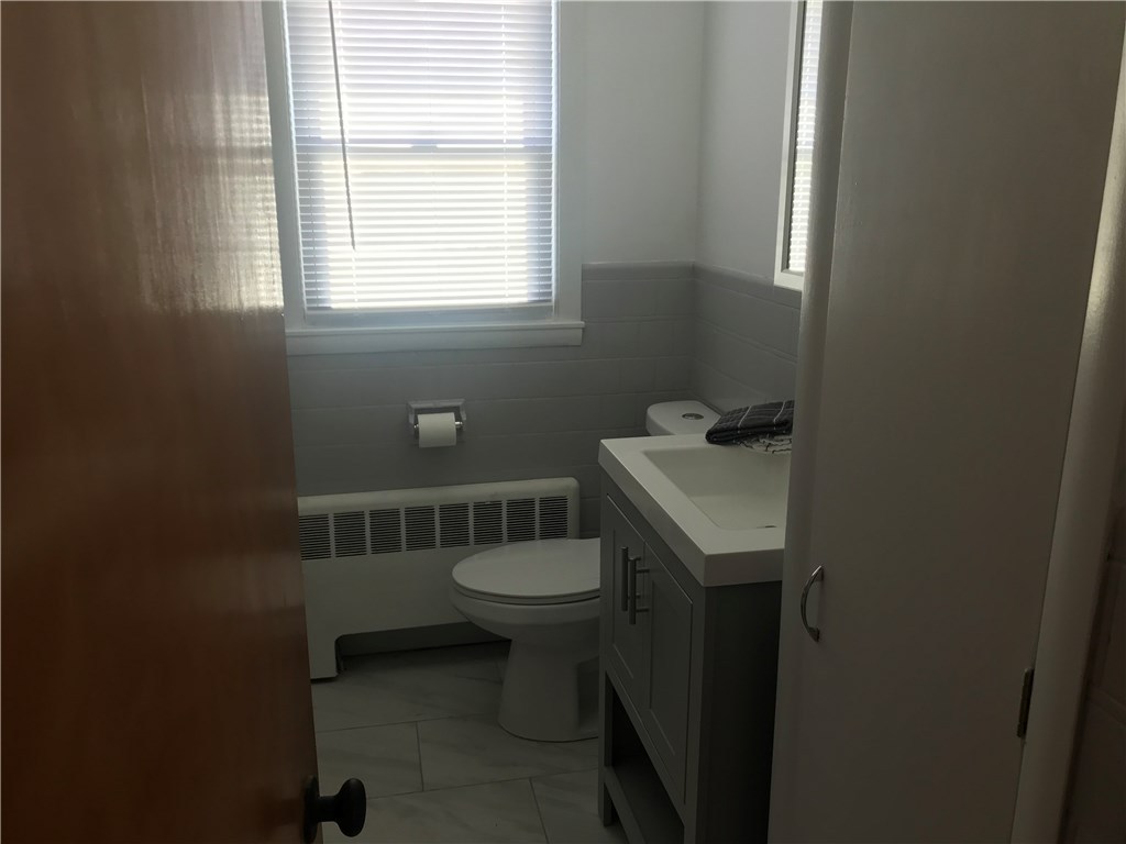 148 Hamlet Street Pawtucket, RI 02861 - Photo 5 of 19 Gallery Image 5