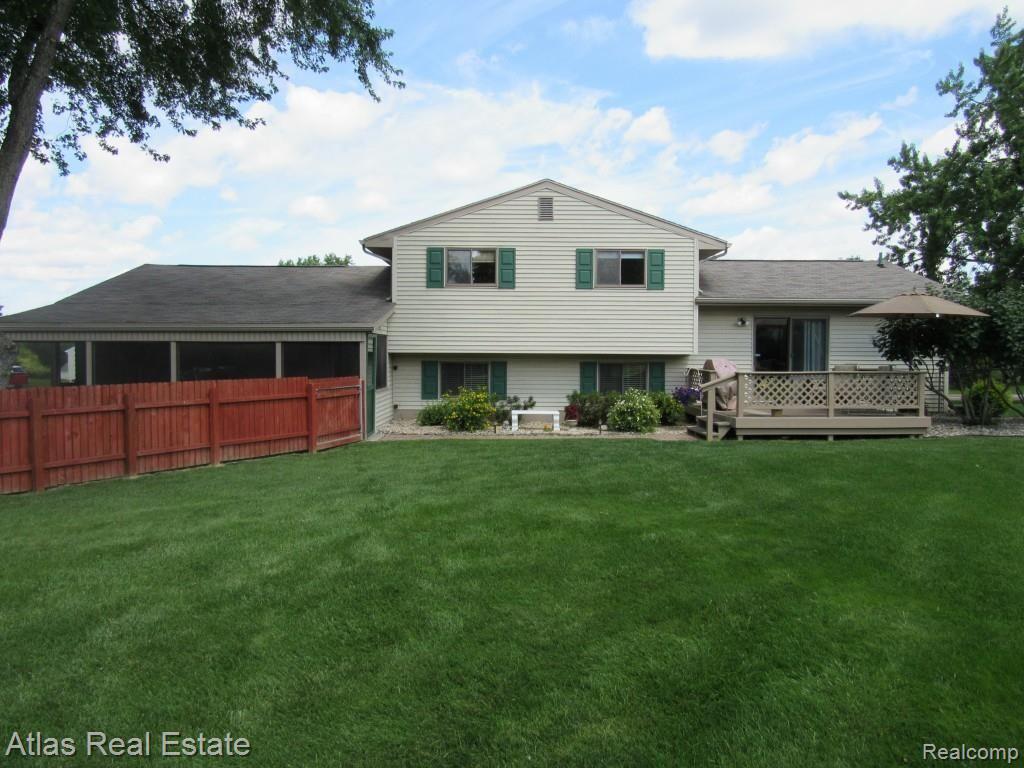 6058 Rocking Chair Road Grand Blanc, MI 48439 - Photo 5 of 29 IMG_1557.jpg