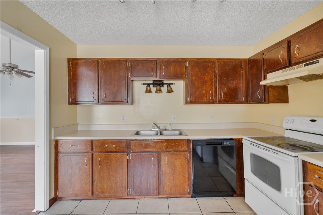 95 Tempest Lane Allenhurst, GA 31301 - Photo 11 of 29 Kitchen