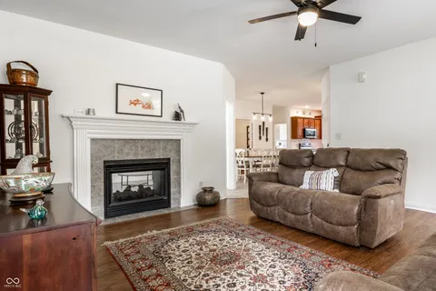 $379,990 | 3382 Nottinghill Drive East, Plainfield, IN 46168
