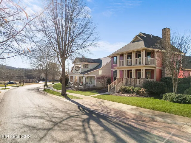 $725,000 | 748 Bobcat Run Drive, Loudon, TN 37774