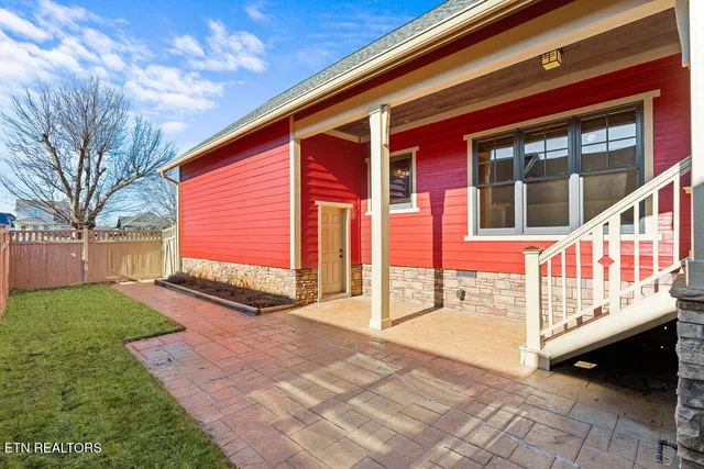 $725,000 | 748 Bobcat Run Drive, Loudon, TN 37774