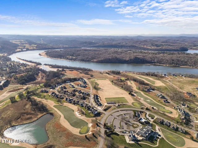 $725,000 | 748 Bobcat Run Drive, Loudon, TN 37774