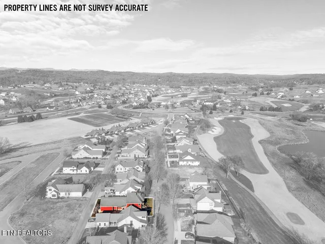 $725,000 | 748 Bobcat Run Drive, Loudon, TN 37774