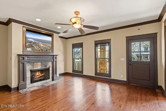 $725,000 | 748 Bobcat Run Drive, Loudon, TN 37774