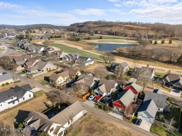 $725,000 | 748 Bobcat Run Drive, Loudon, TN 37774
