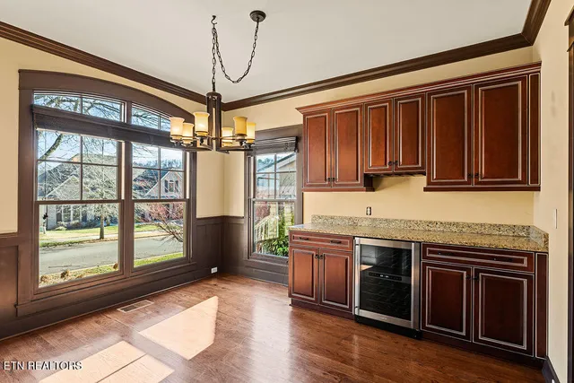 $725,000 | 748 Bobcat Run Drive, Loudon, TN 37774