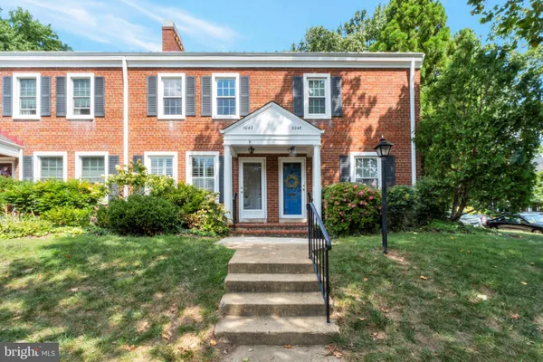 $3,400 | 3043 South Abingdon Street, Arlington, VA 22206