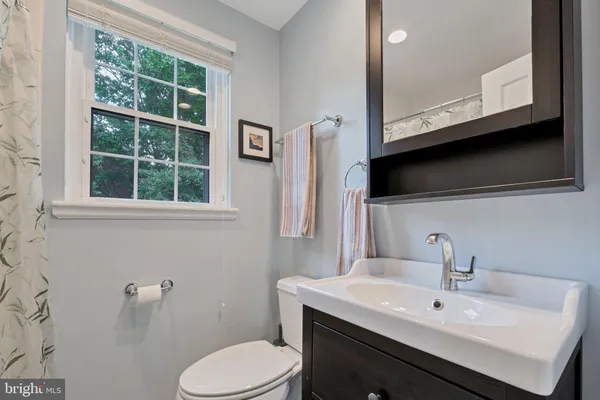 $3,400 | 3043 South Abingdon Street, Arlington, VA 22206