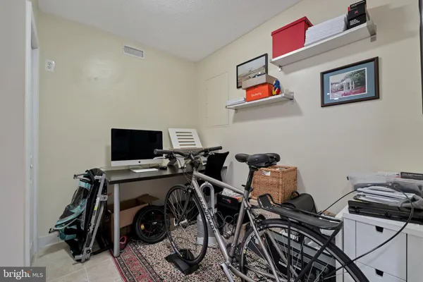 $3,400 | 3043 South Abingdon Street, Arlington, VA 22206