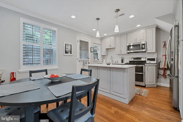 $3,400 | 3043 South Abingdon Street, Arlington, VA 22206