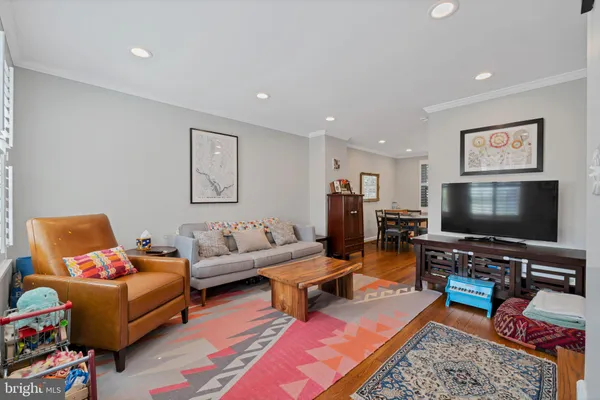 $3,400 | 3043 South Abingdon Street, Arlington, VA 22206