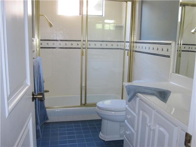 1320 Saxony Road Encinitas, CA 92024 - Photo 14 of 25 guest bath with sunken tub on first floor