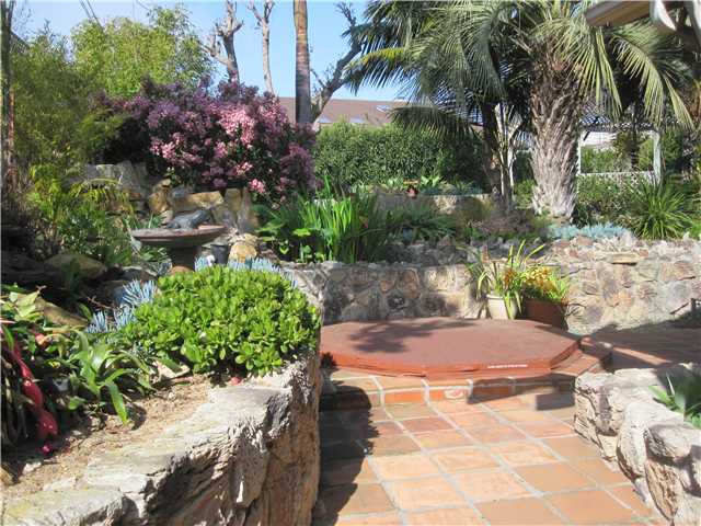 1320 Saxony Road Encinitas, CA 92024 - Photo 10 of 25 built in spa