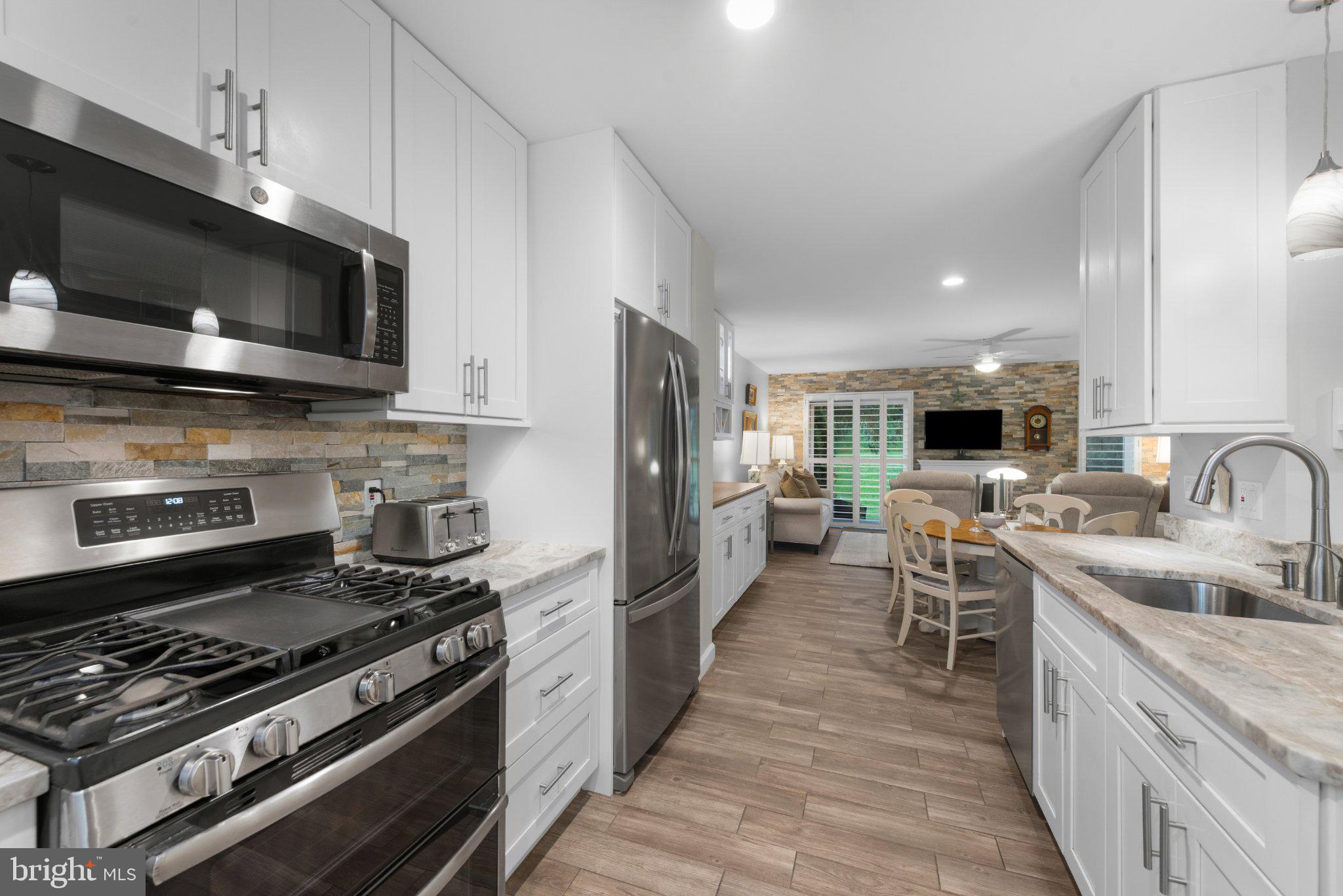 11 Stone Ridge Court Baltimore, MD 21239 - Photo 4 of 28 Gallery Image 4