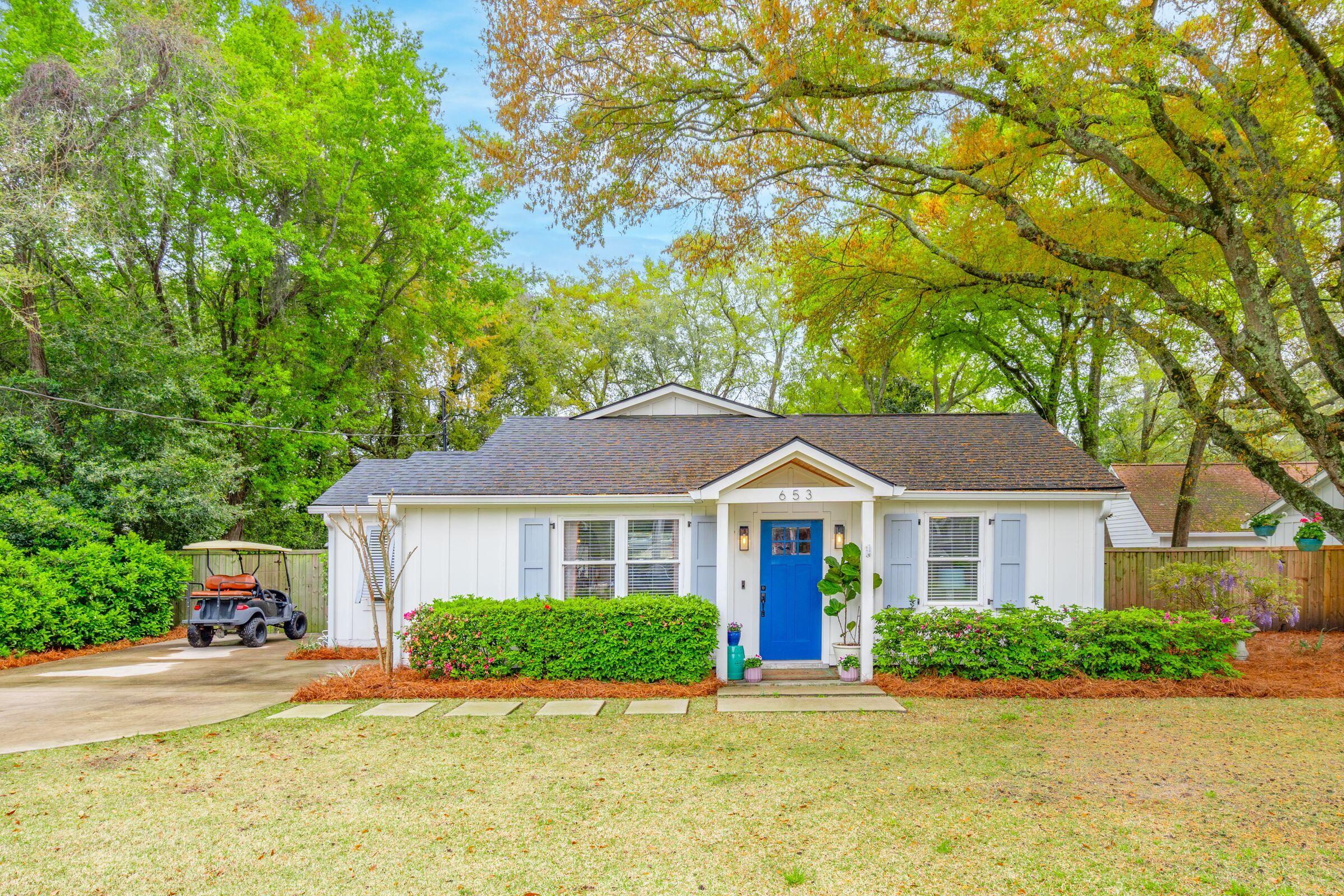 653 Bank Street Mount Pleasant, SC 29464 - Photo 2 of 92 2