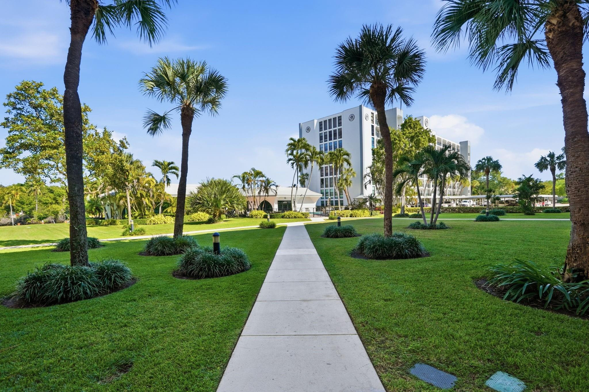 1629 Riverview Road, Unit 620 Deerfield Beach, FL 33441 - Photo 28 of 42 Walkway to Pool