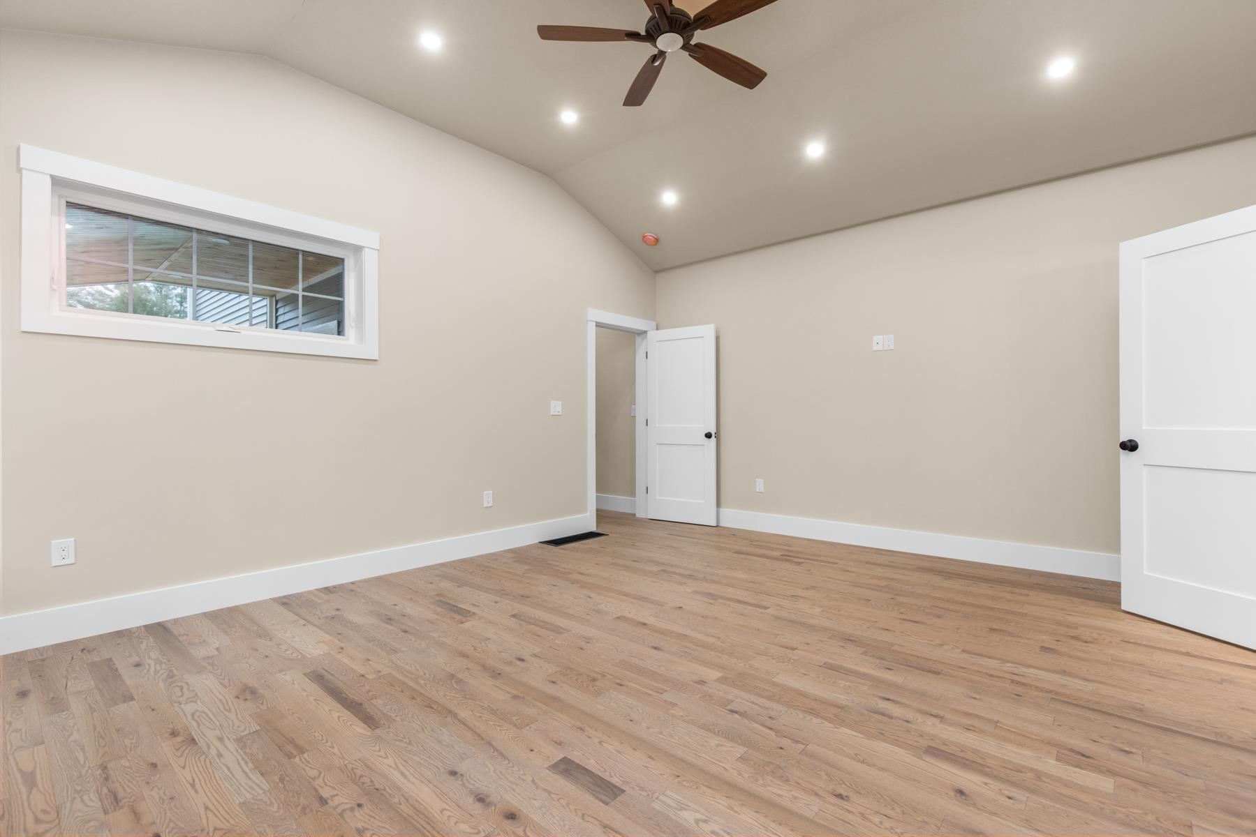 96 Pioneer Road Rye, NH 03870 - Photo 15 of 24