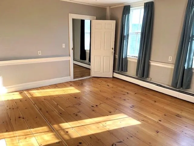 $3,200 | 26 Western Avenue, Henniker, NH 03242