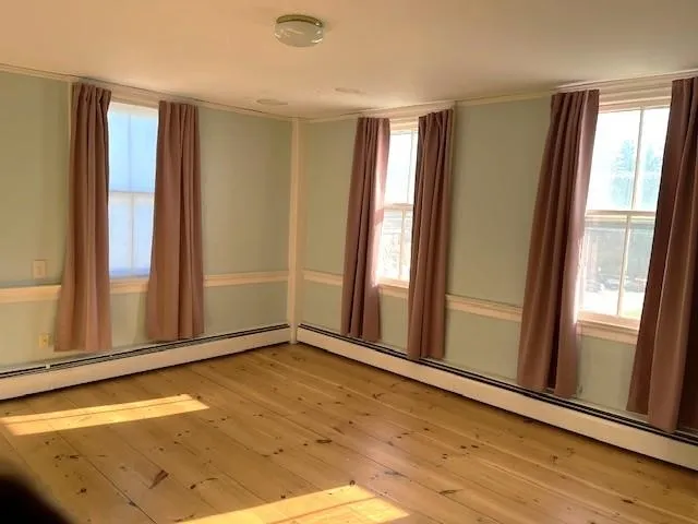 $3,200 | 26 Western Avenue, Henniker, NH 03242