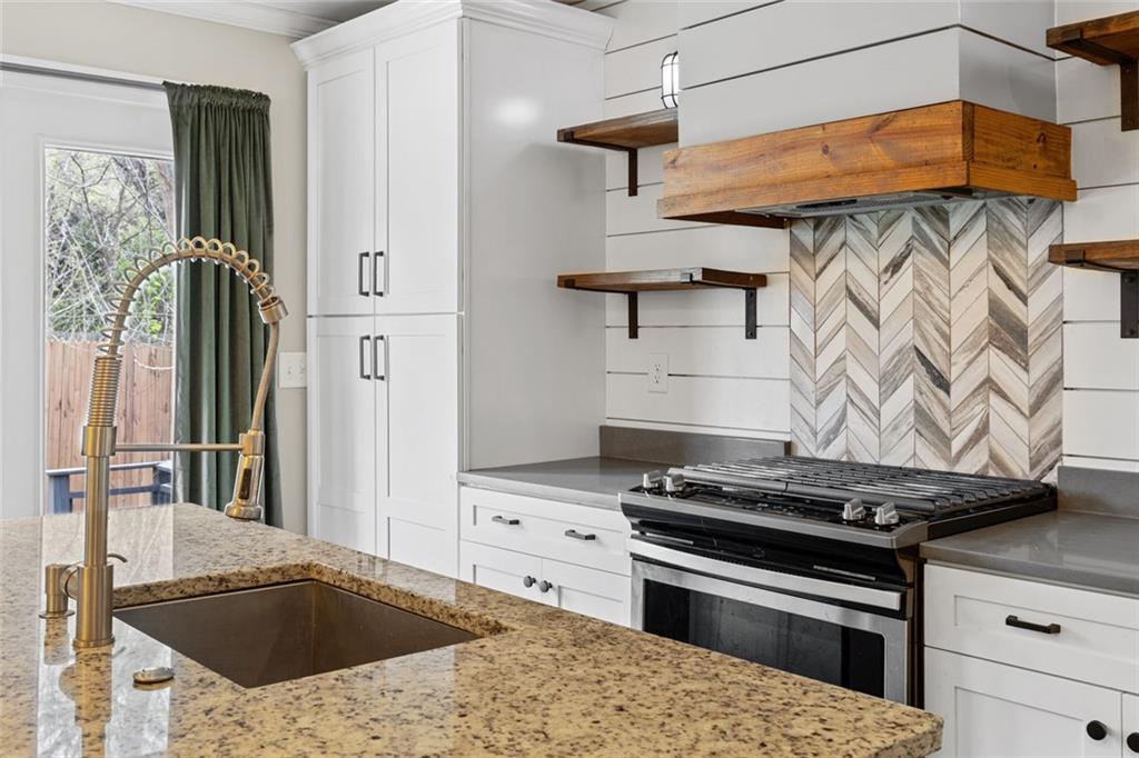 2626 Habersham Drive Decatur, GA 30032 - Photo 8 of 21