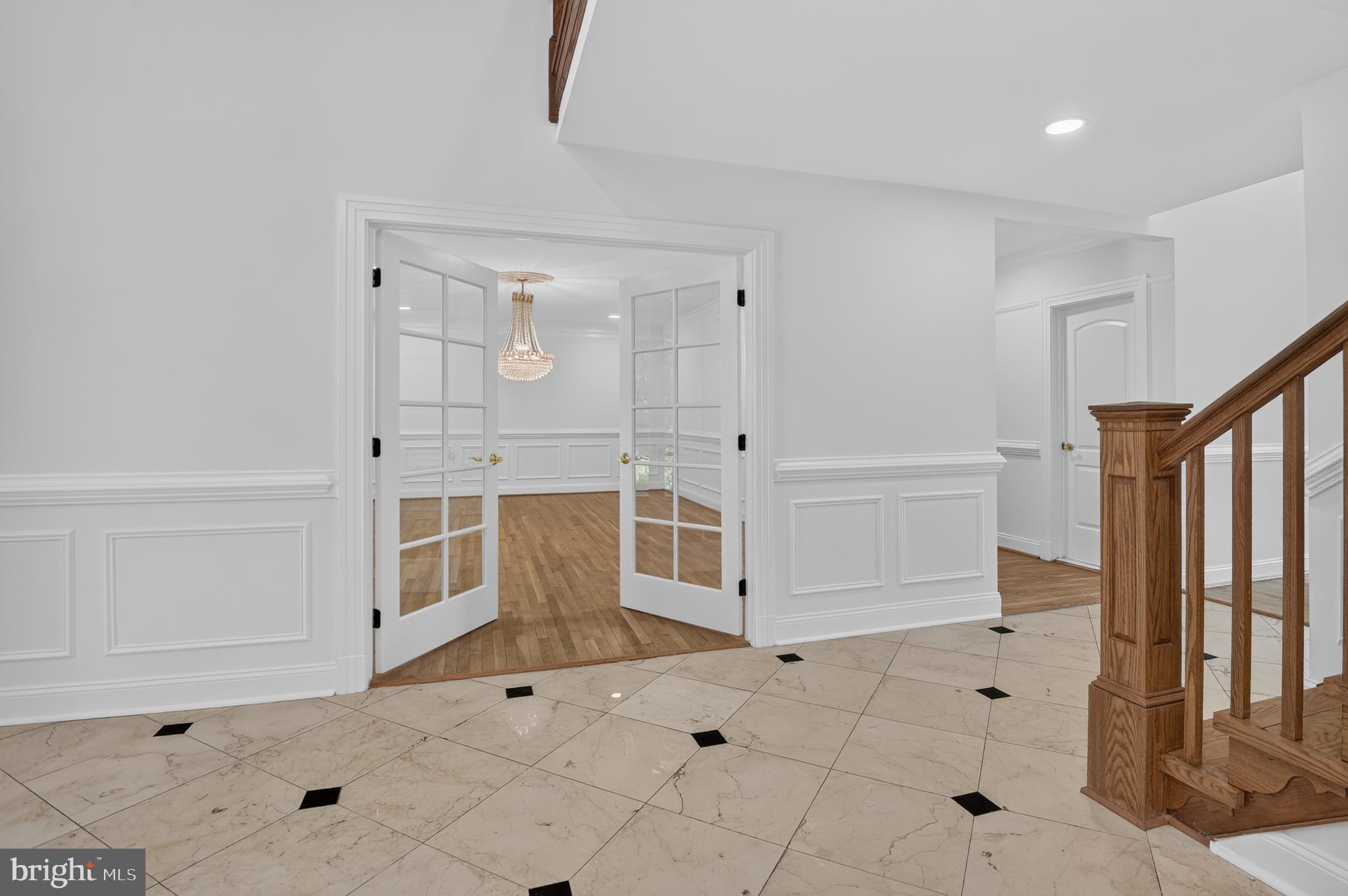 10100 Iron Gate Road Potomac, MD 20854 - Photo 7 of 91