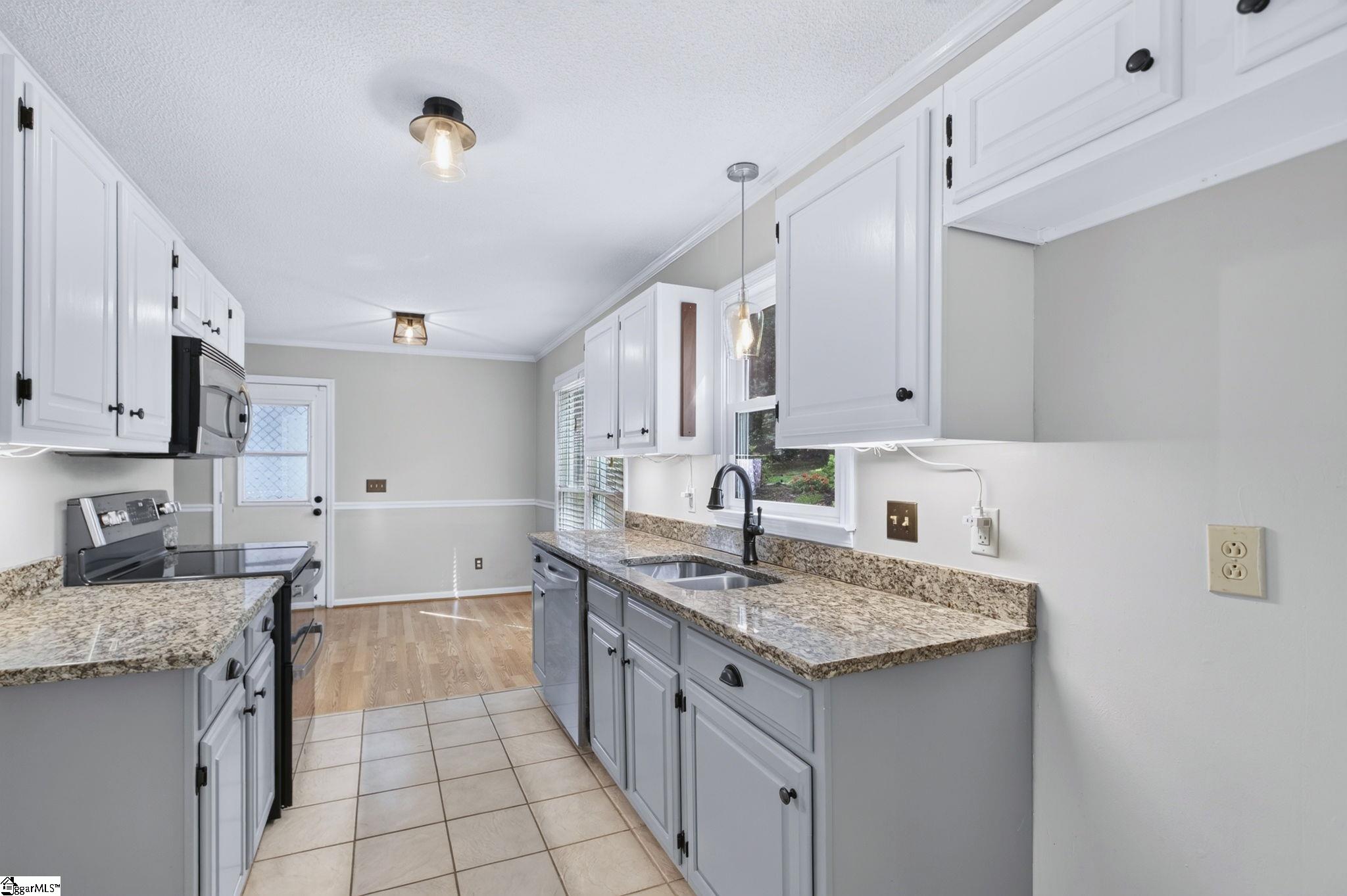 1911 Sitton Hill Road Easley, SC 29642 - Photo 10 of 41
