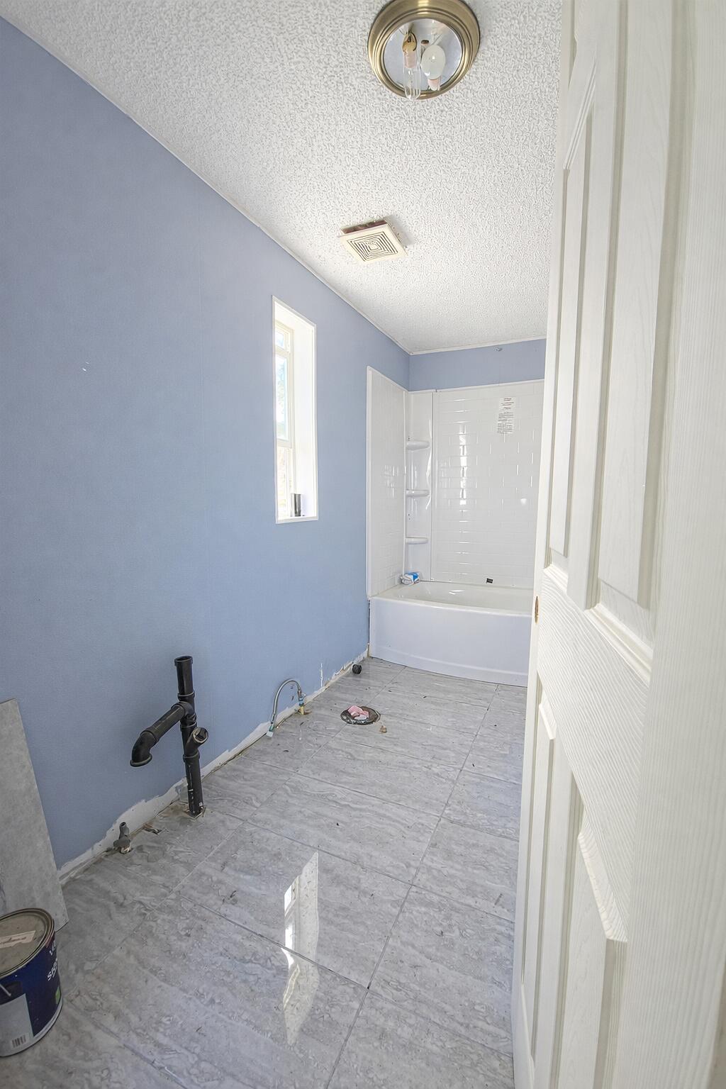 126 Butte Falls Highway Eagle Point, OR 97524 - Photo 3 of 10 a view of an empty room