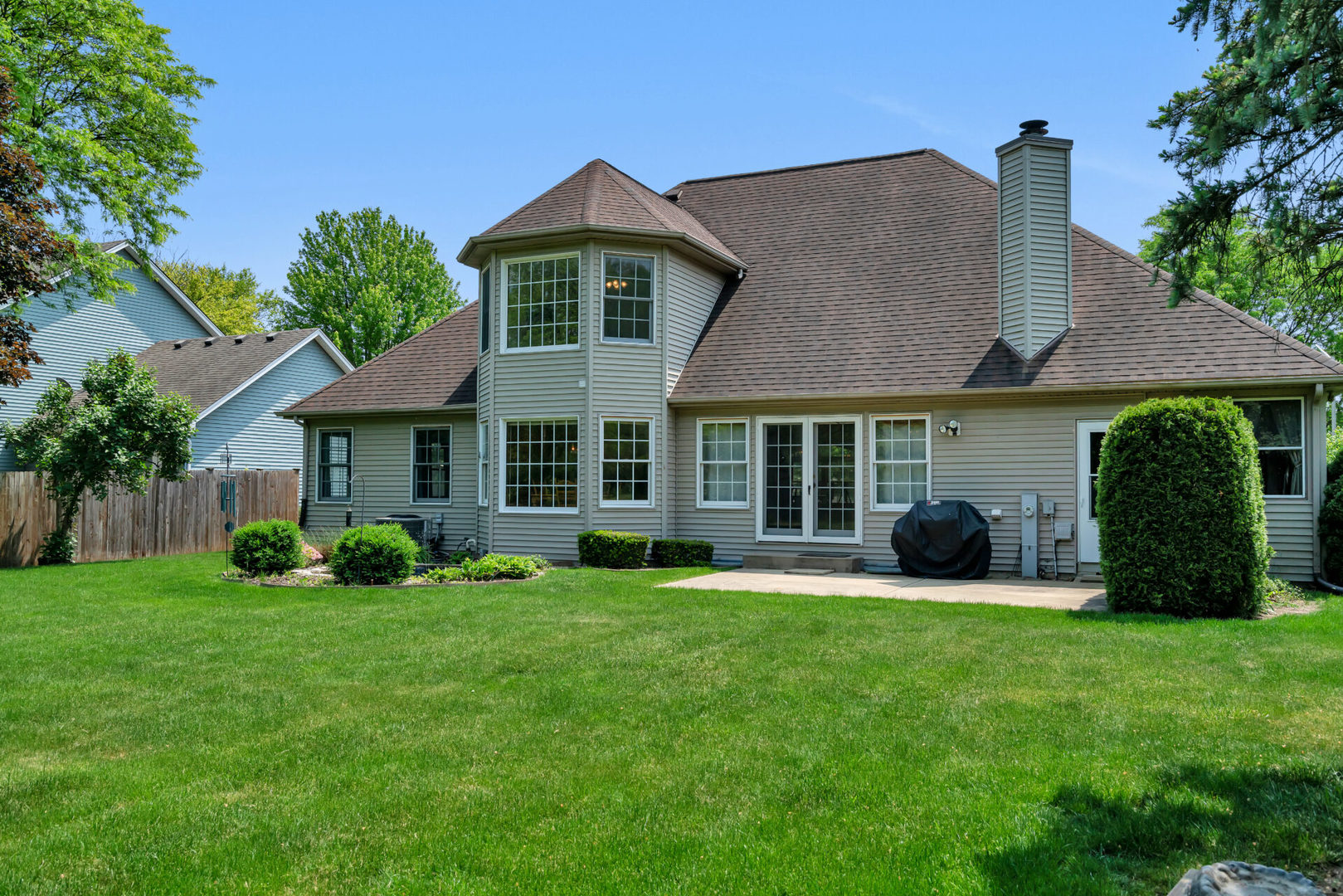 515 Boardman Circle Bolingbrook, IL 60440 - Photo 29 of 31 a view of a house with a yard and sitting area