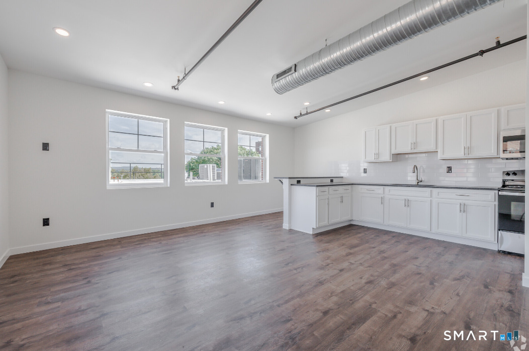 424 Main Street, Unit G Middletown, CT 06457 - Photo 2 of 17