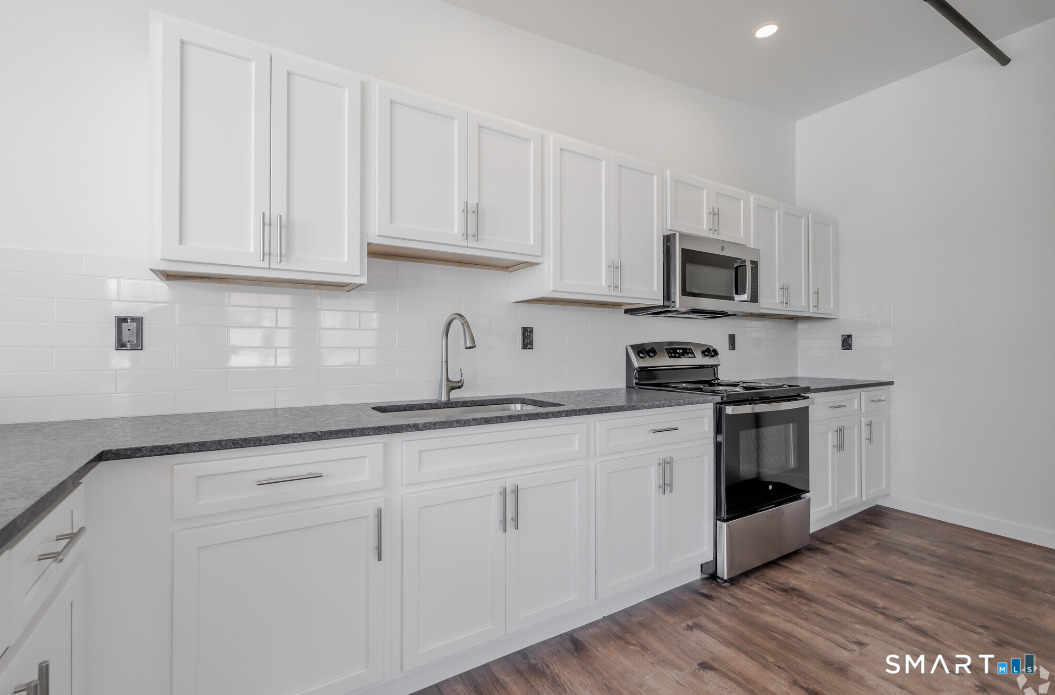 424 Main Street, Unit G Middletown, CT 06457 - Photo 4 of 17