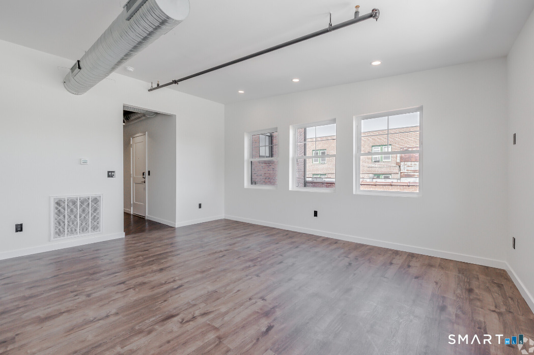 424 Main Street, Unit G Middletown, CT 06457 - Photo 5 of 17