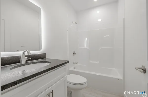 $2,600 | 424 Main Street, Unit G, Middletown, CT 06457
