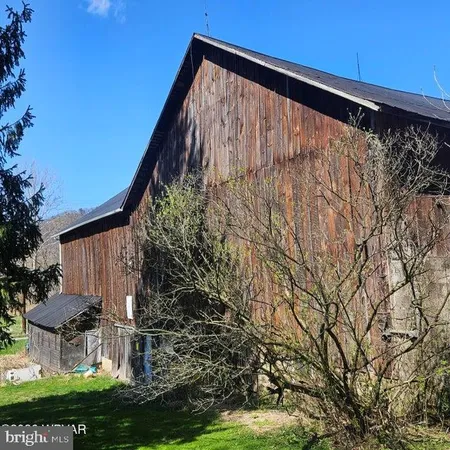 $349,000 | 250 Langs Lane, Mill Hall, PA 17751