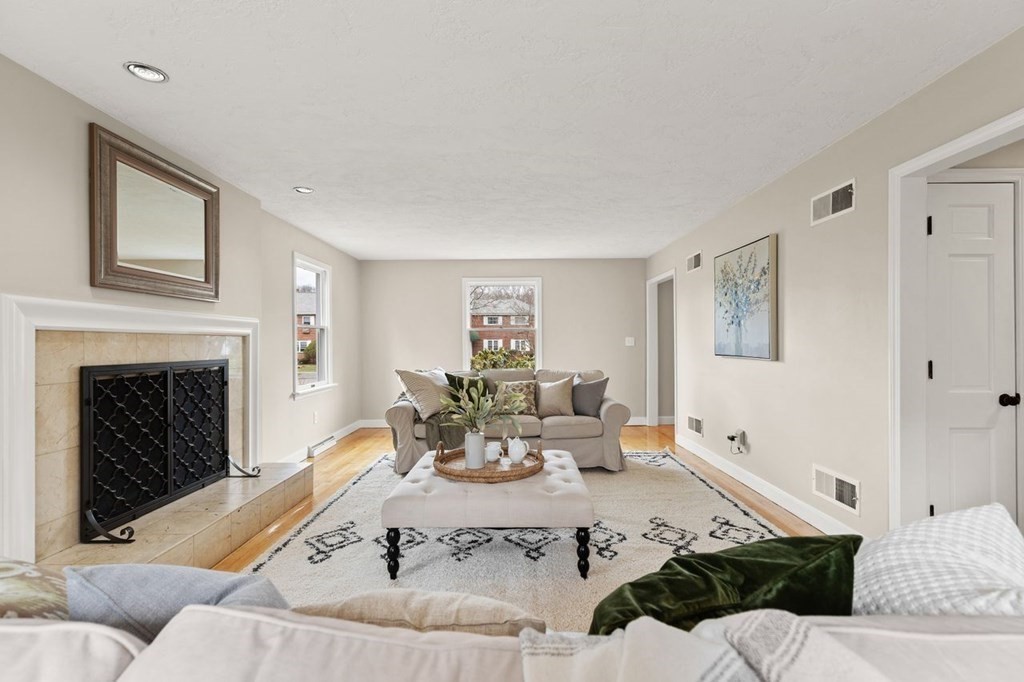 857 Emerson Gardens Road Lexington, MA 02420 - Photo 3 of 24 Gallery Image 3