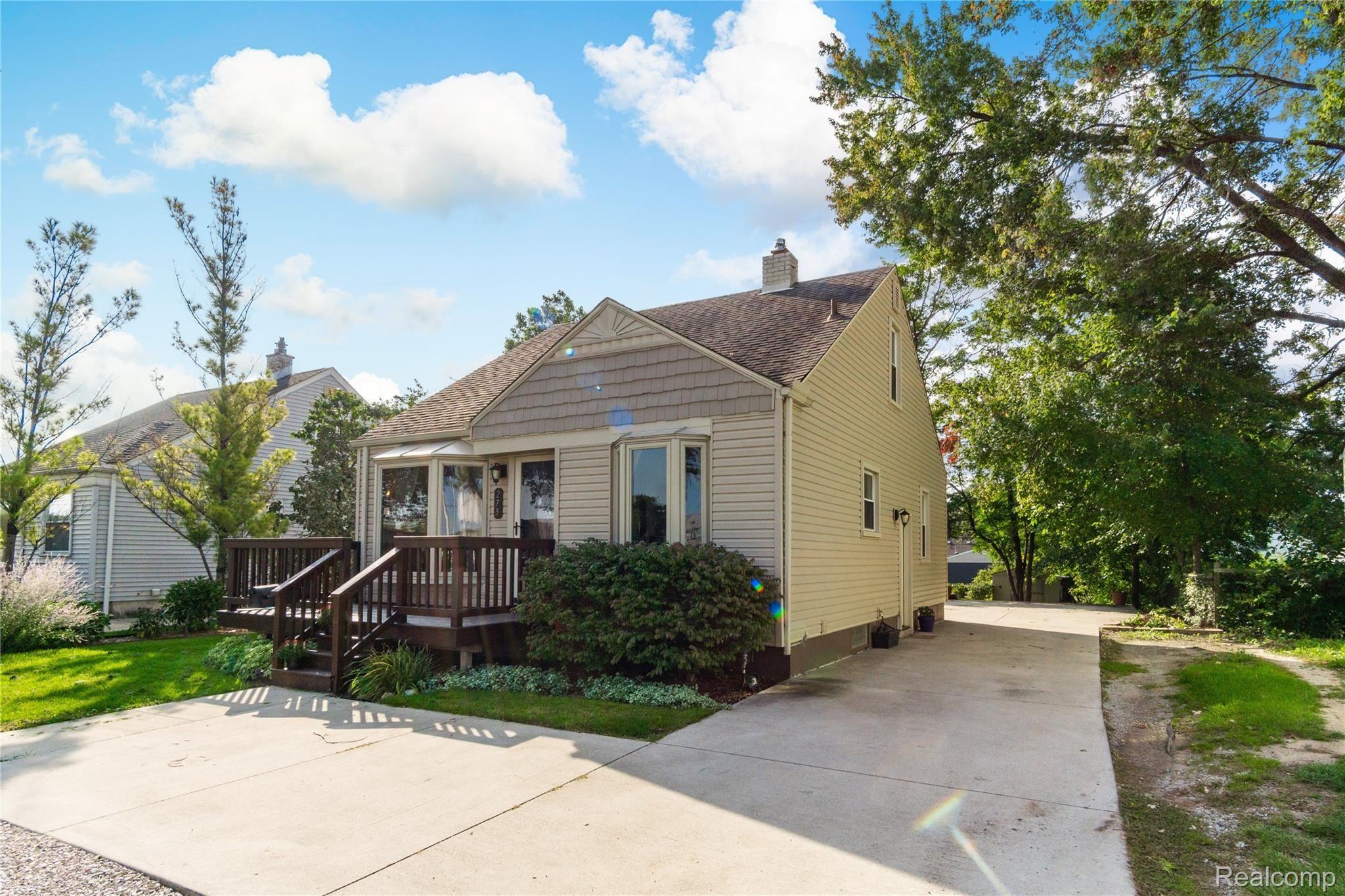 275 West Maple Road Clawson, MI 48017 - Photo 3 of 34 Exteriors (3 of 10).jpg