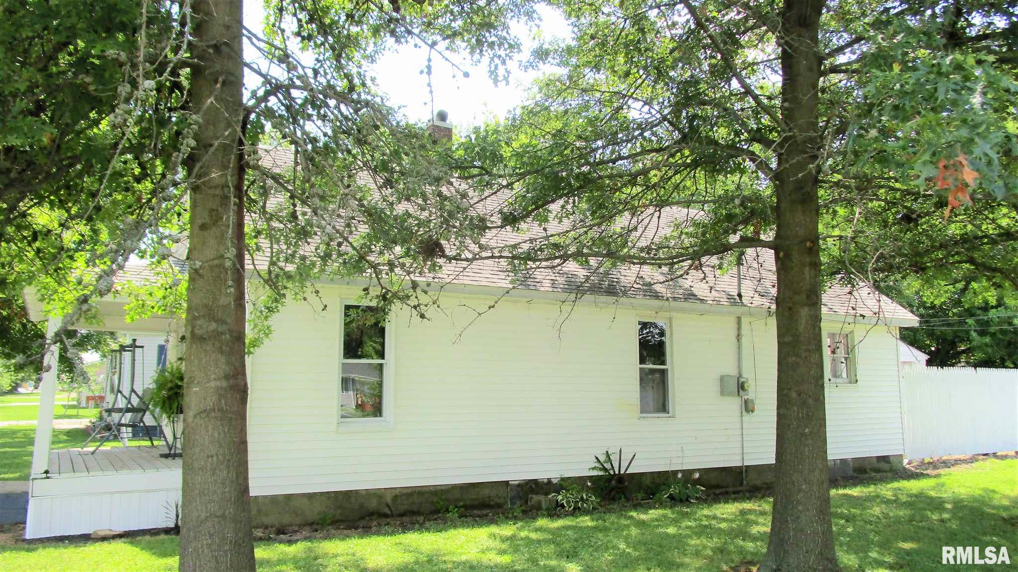 139 North Stanford Road Flora, IL 62839 - Photo 5 of 45 Gallery Image 5