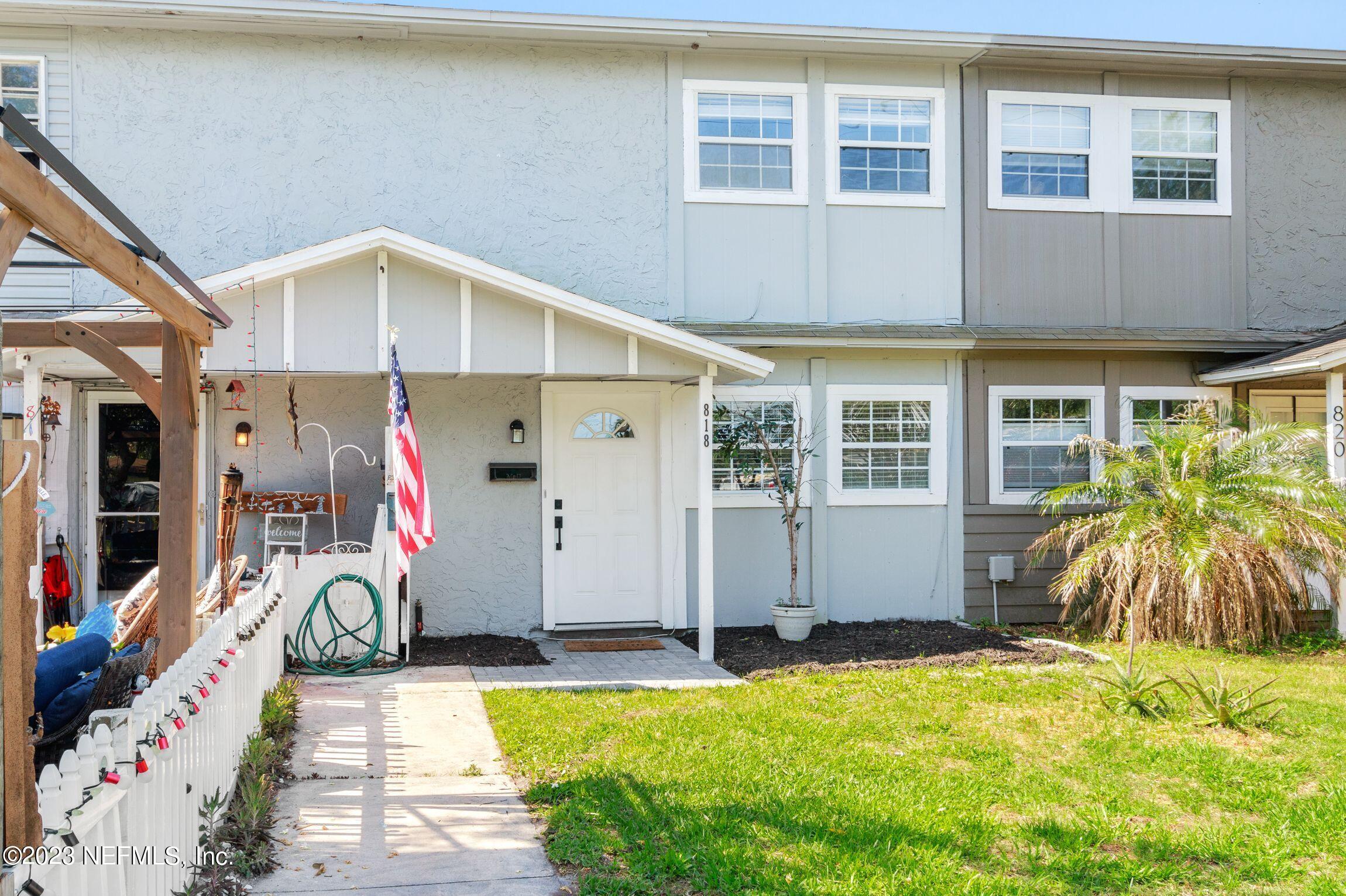 818 Cavalla Road Atlantic Beach, FL 32233 - Photo 2 of 27 a view of a house with backyard