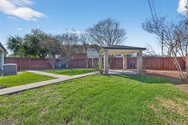 $345,000 | 14750 Kendallbrook Drive, Houston, TX 77095