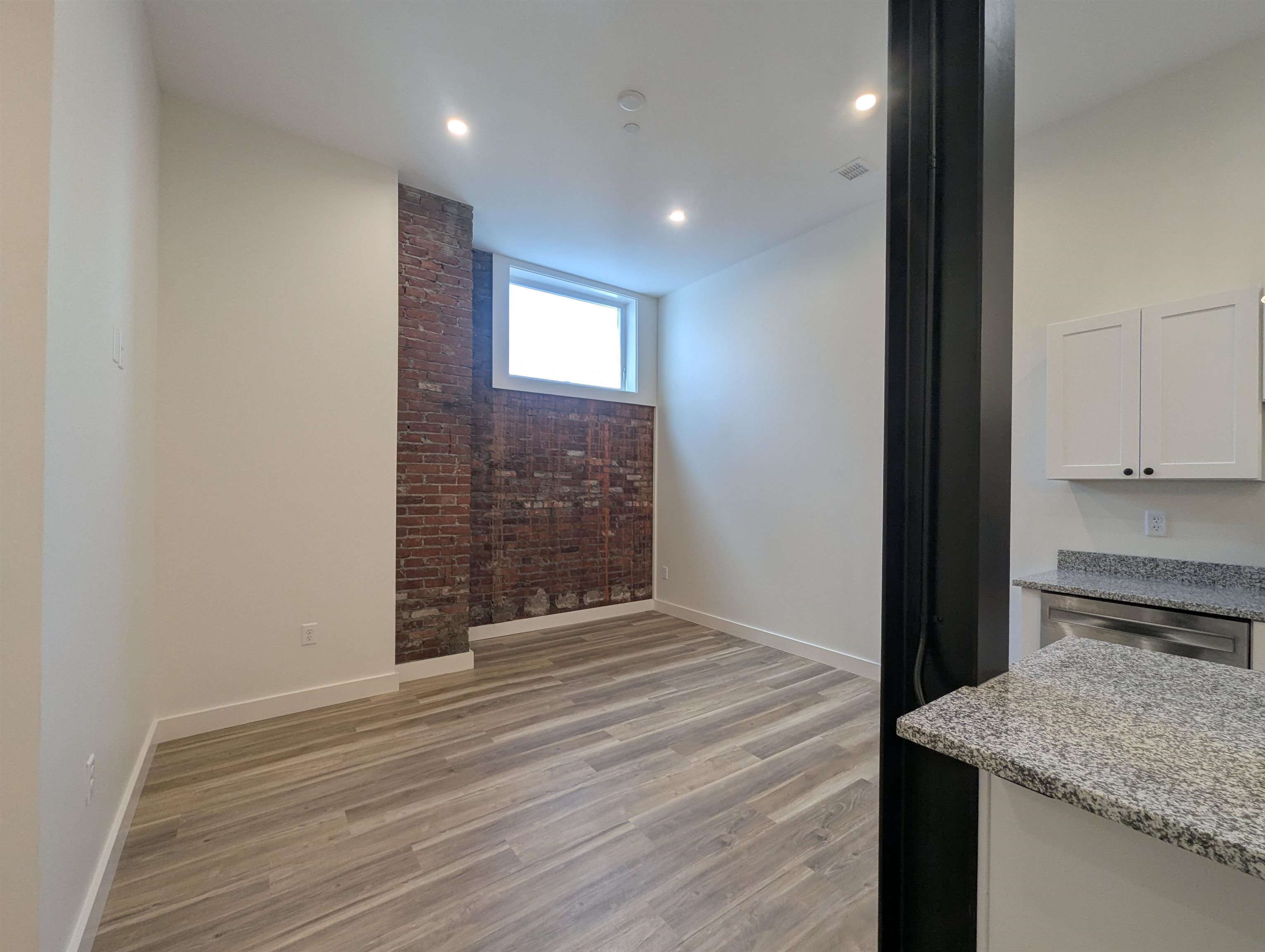 22 South Main Street, Unit 202 Rochester, NH 03867 - Photo 7 of 35