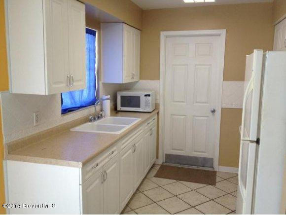 2176 Rudge Drive Mims, FL 32754 - Photo 6 of 9 kitchen