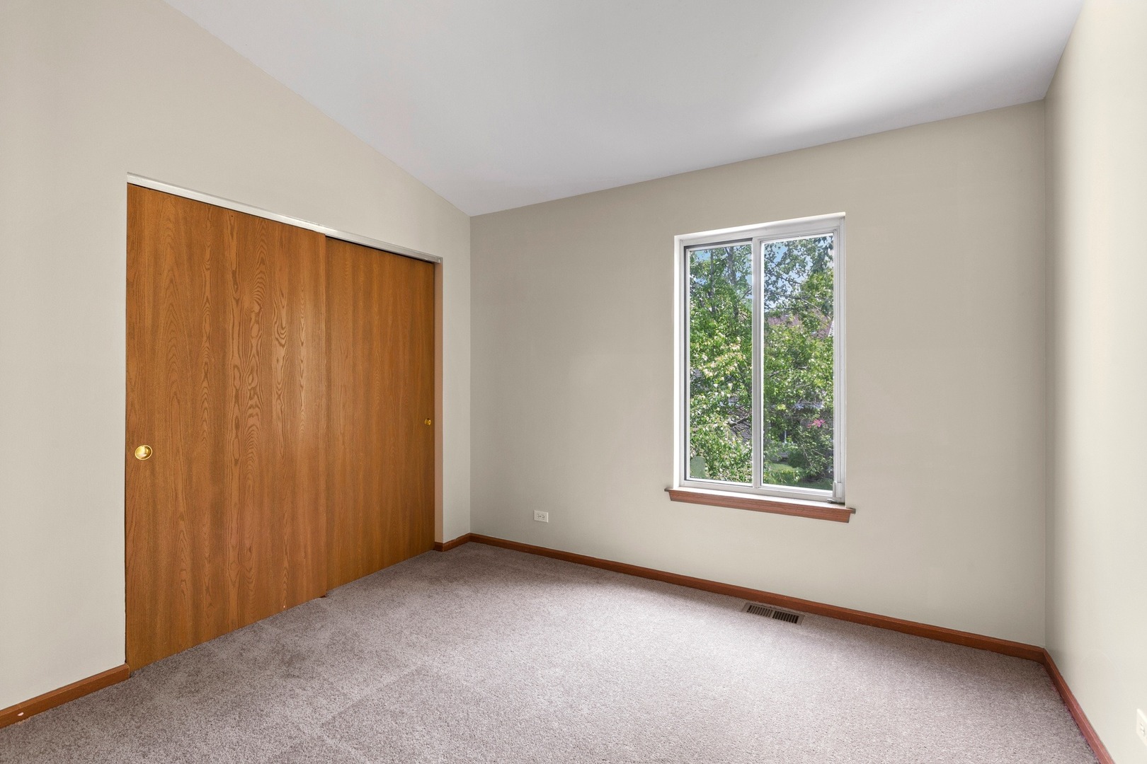 18 Bedford Road Mundelein, IL 60060 - Photo 14 of 18