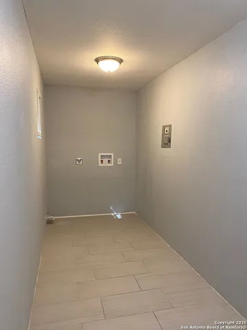 an empty room with a empty space