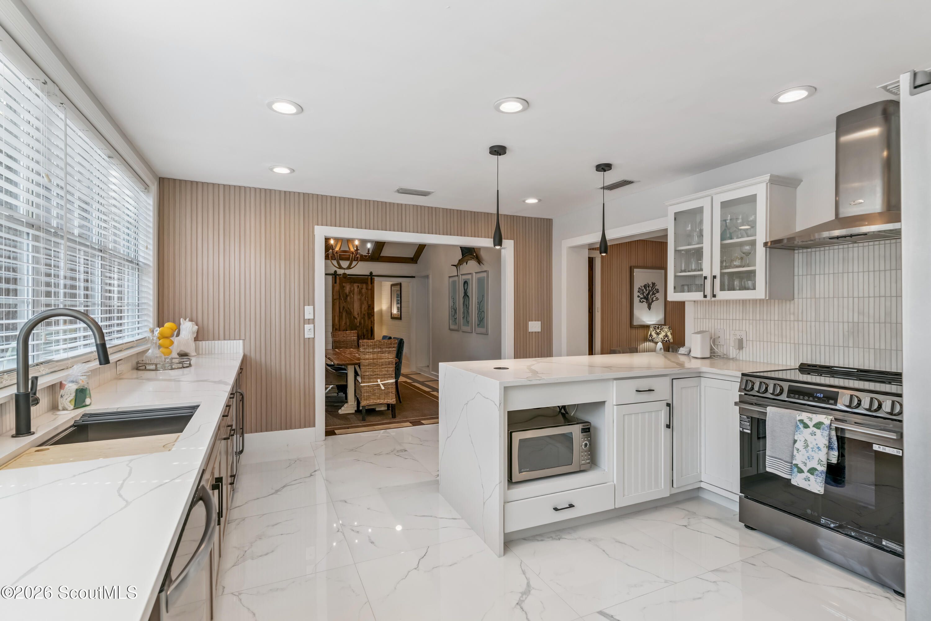 102 Silver Lake Road St. Simons Island, GA 31522 - Photo 17 of 50 Kitchen