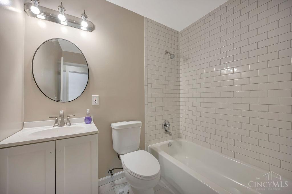 2713 John Gray Road Cincinnati, OH 45231 - Photo 24 of 35 Gallery Image 24