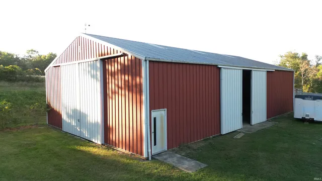 2622 West 1300th Road South, Haubstadt, IN 47639