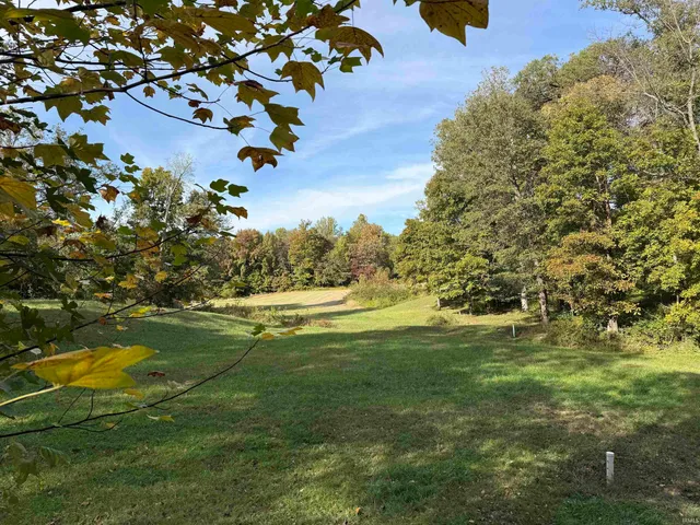 2622 West 1300th Road South, Haubstadt, IN 47639