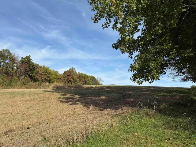 2622 West 1300th Road South, Haubstadt, IN 47639