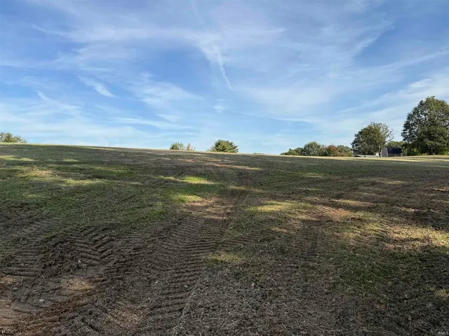 2622 West 1300th Road South, Haubstadt, IN 47639