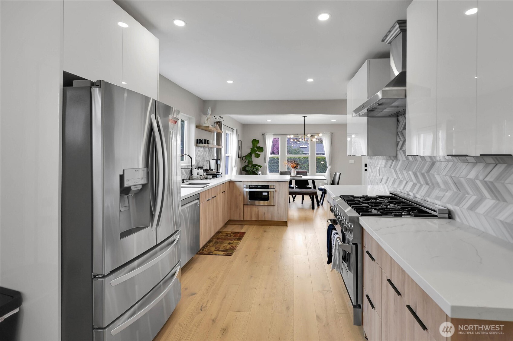 7901 16th Avenue Southwest Seattle, WA 98106 - Photo 10 of 36